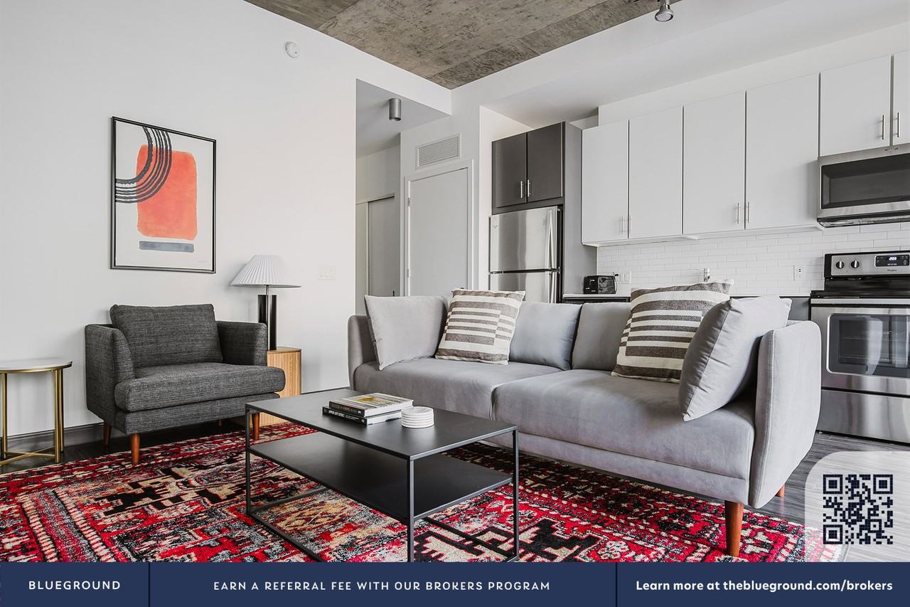 215 W Lake St #1176 - Photo 5 of 47