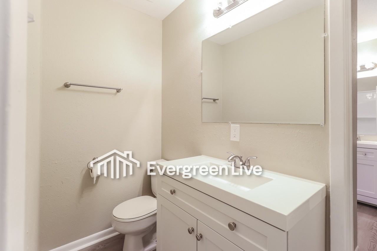 1707 Meridian Ct - Photo 7 of 13