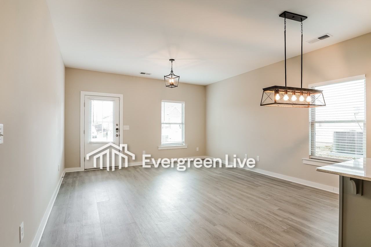 173 Park Dr N - Photo 3 of 16