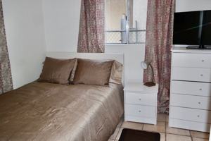 featured image of 10420 Buford Ave ##Room