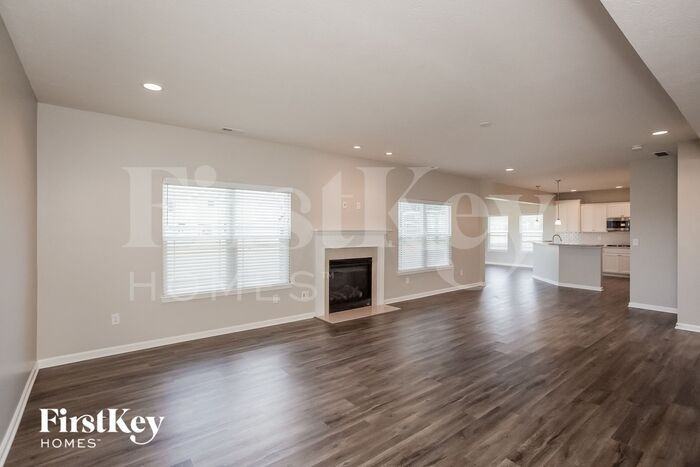 4618 W Otway Ln - Photo 3 of 15
