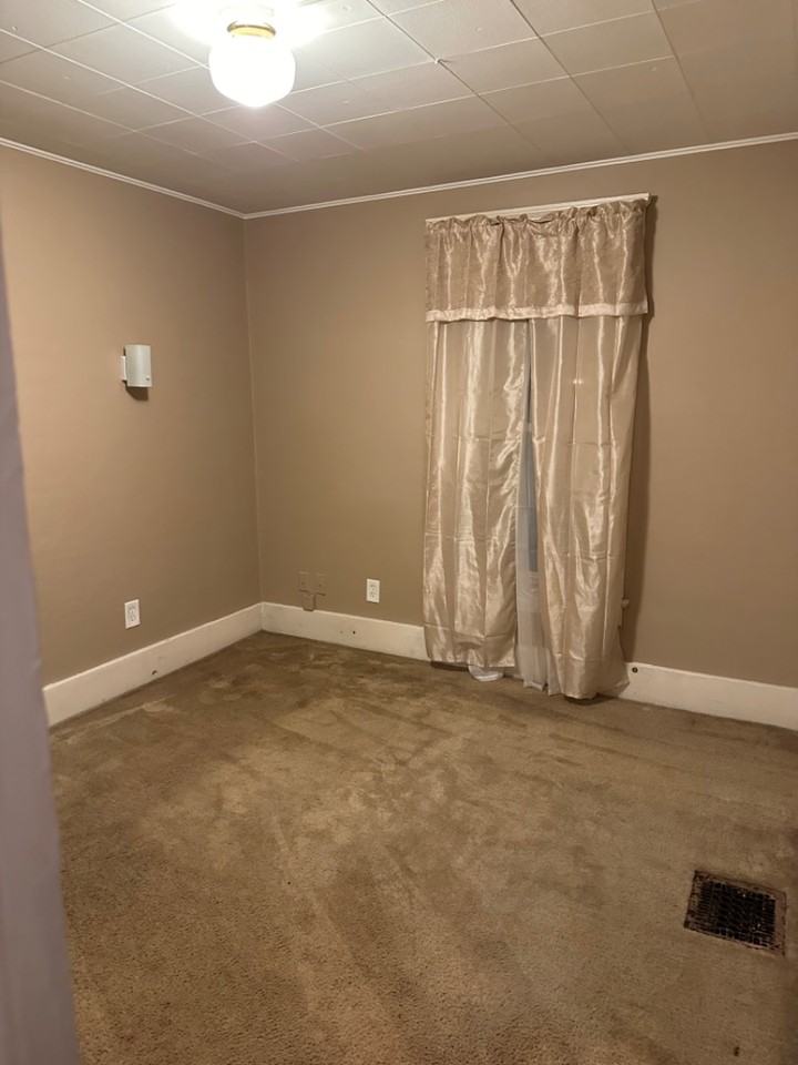 1103 High Street Northeast - Photo 3 of 9