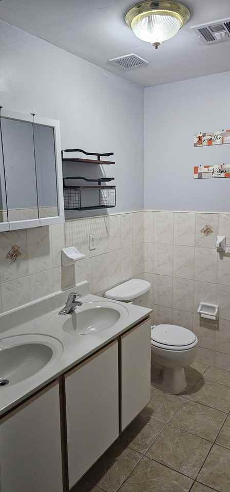 613 S 19th St #2 - Photo 3 of 20