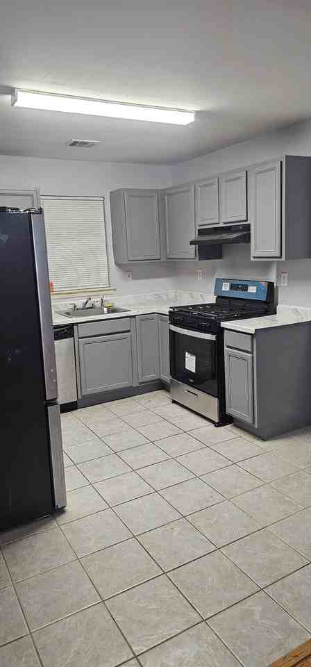 613 S 19th St #2 - Photo 7 of 20