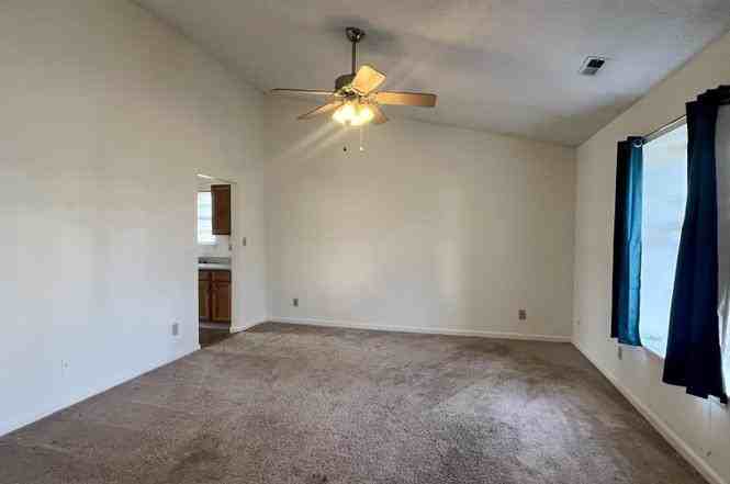 406 Woodberry Dr #NA - Photo 2 of 10