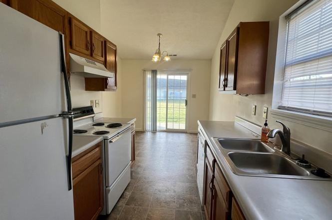 406 Woodberry Dr #NA - Photo 3 of 10