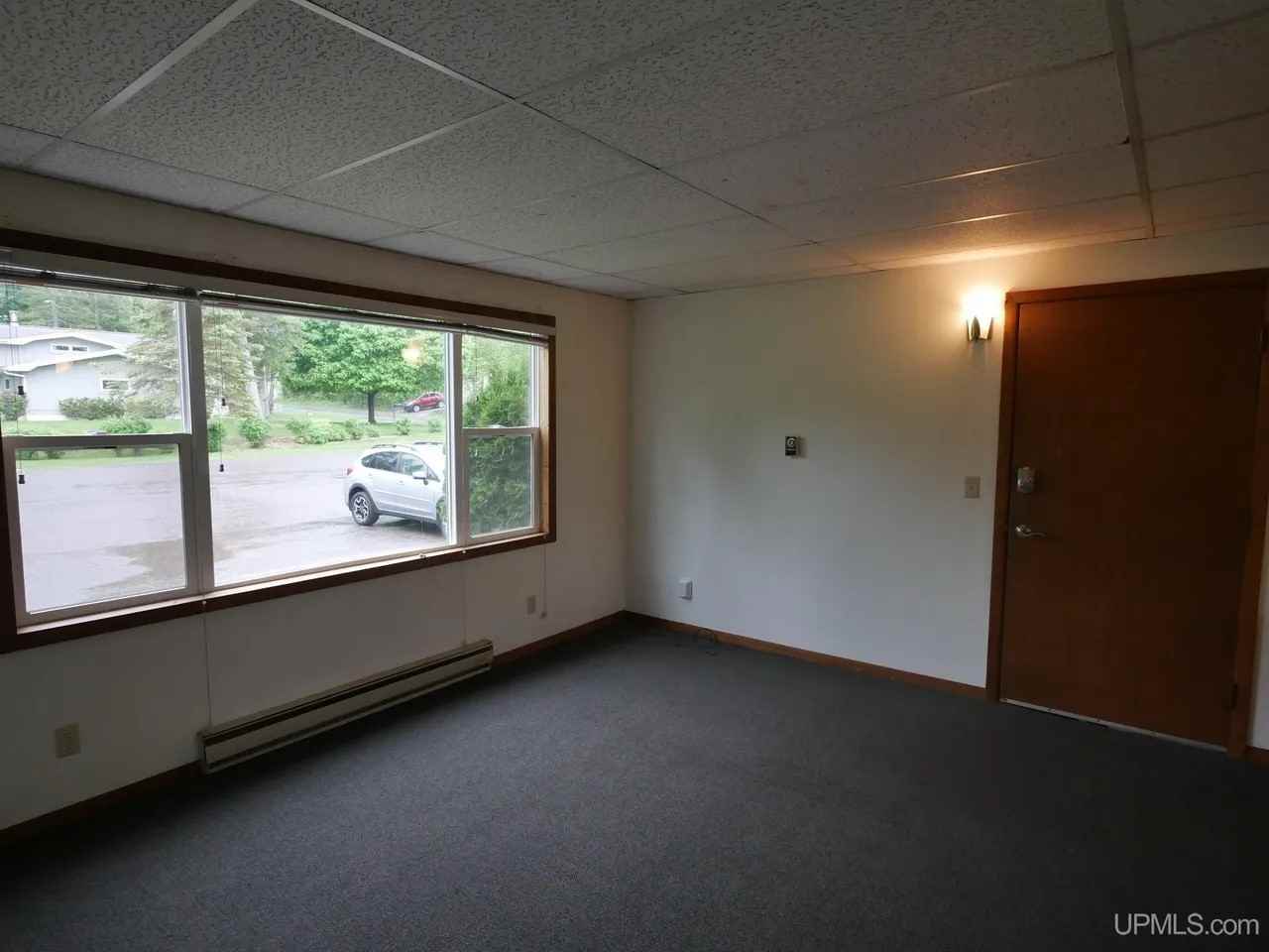 1001 Agate St #1A - Photo 6 of 12