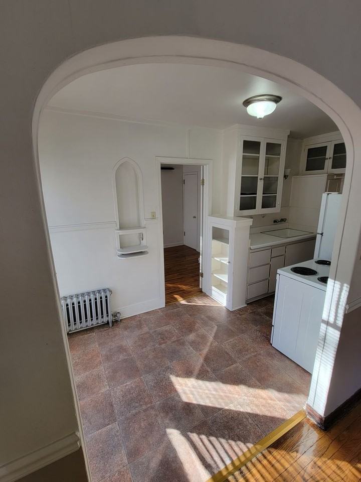 Graylynn Apartments - Photo 6 of 22