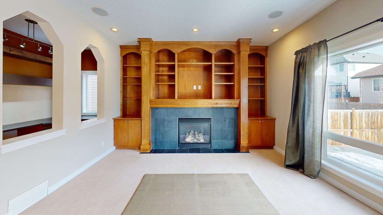 34 Kingsland Way SE - Photo 2 of 44