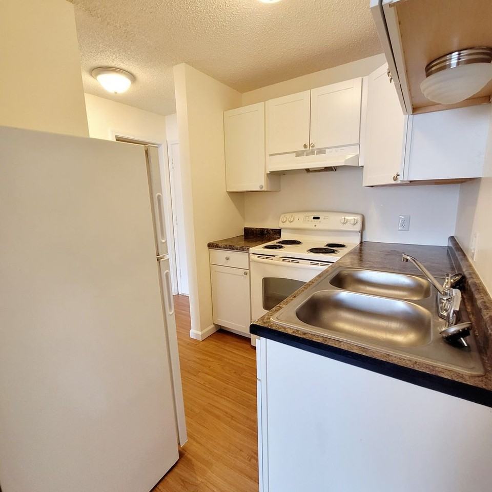 Vintage Apartments - Photo 4 of 28