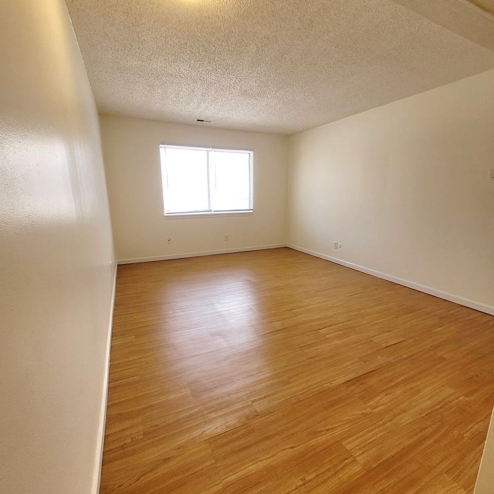 Vintage Apartments - Photo 5 of 28