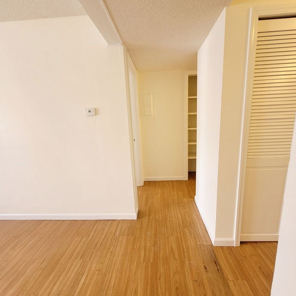 Vintage Apartments - Photo 6 of 28