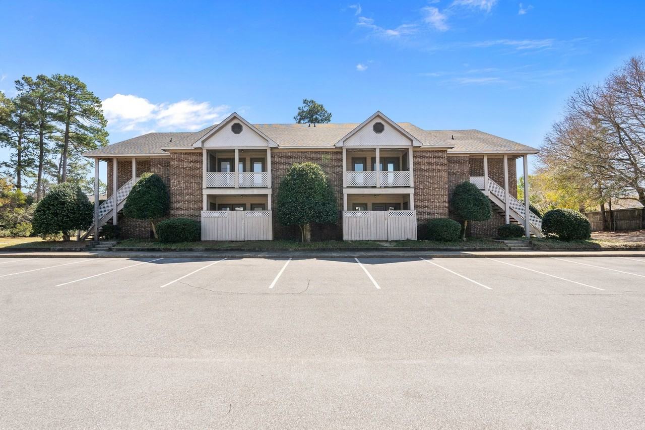 Welcome to Laketree Apartments – A Place to Call Home! - Photo 2 of 15