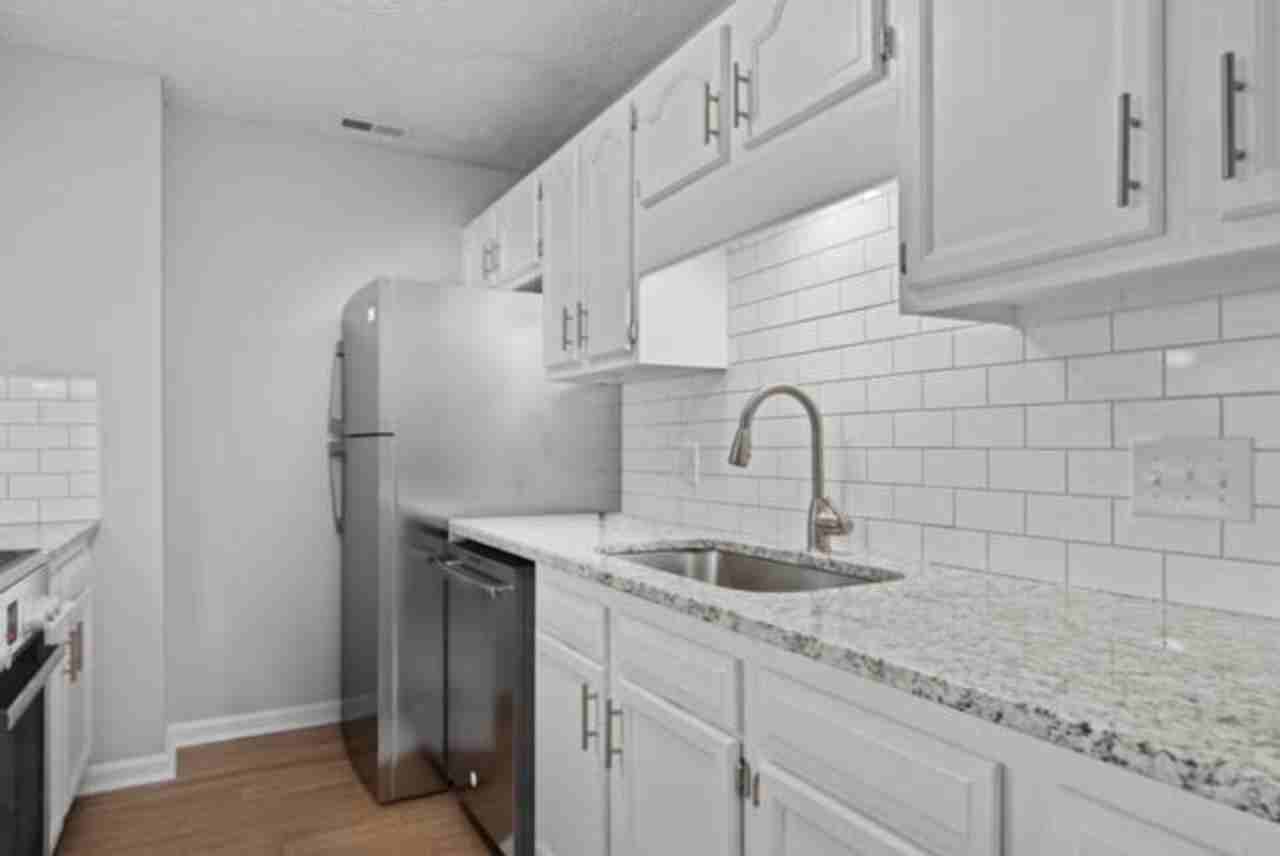 Welcome to Laketree Apartments – A Place to Call Home! - Photo 6 of 15