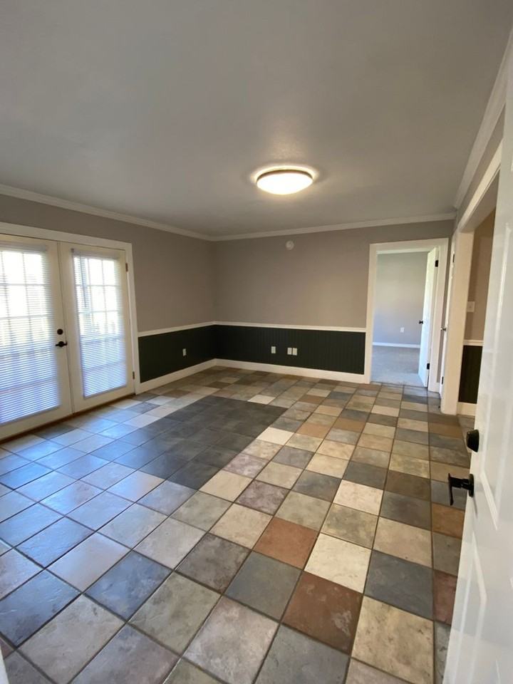 West Towne Apartments - Photo 7 of 20