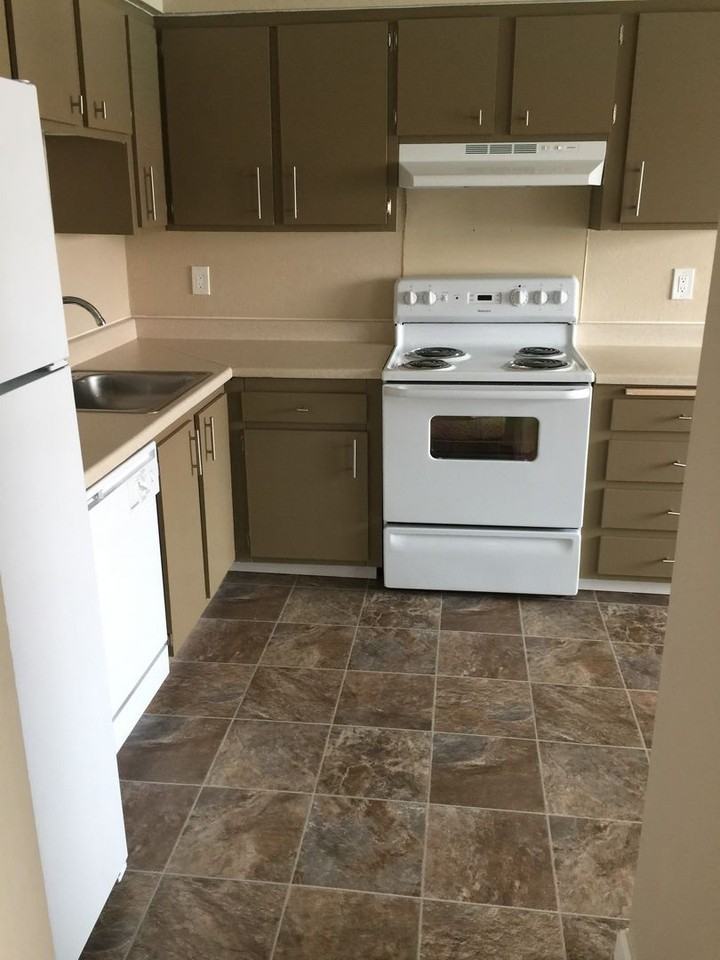 La Vista Apartments - Photo 3 of 15