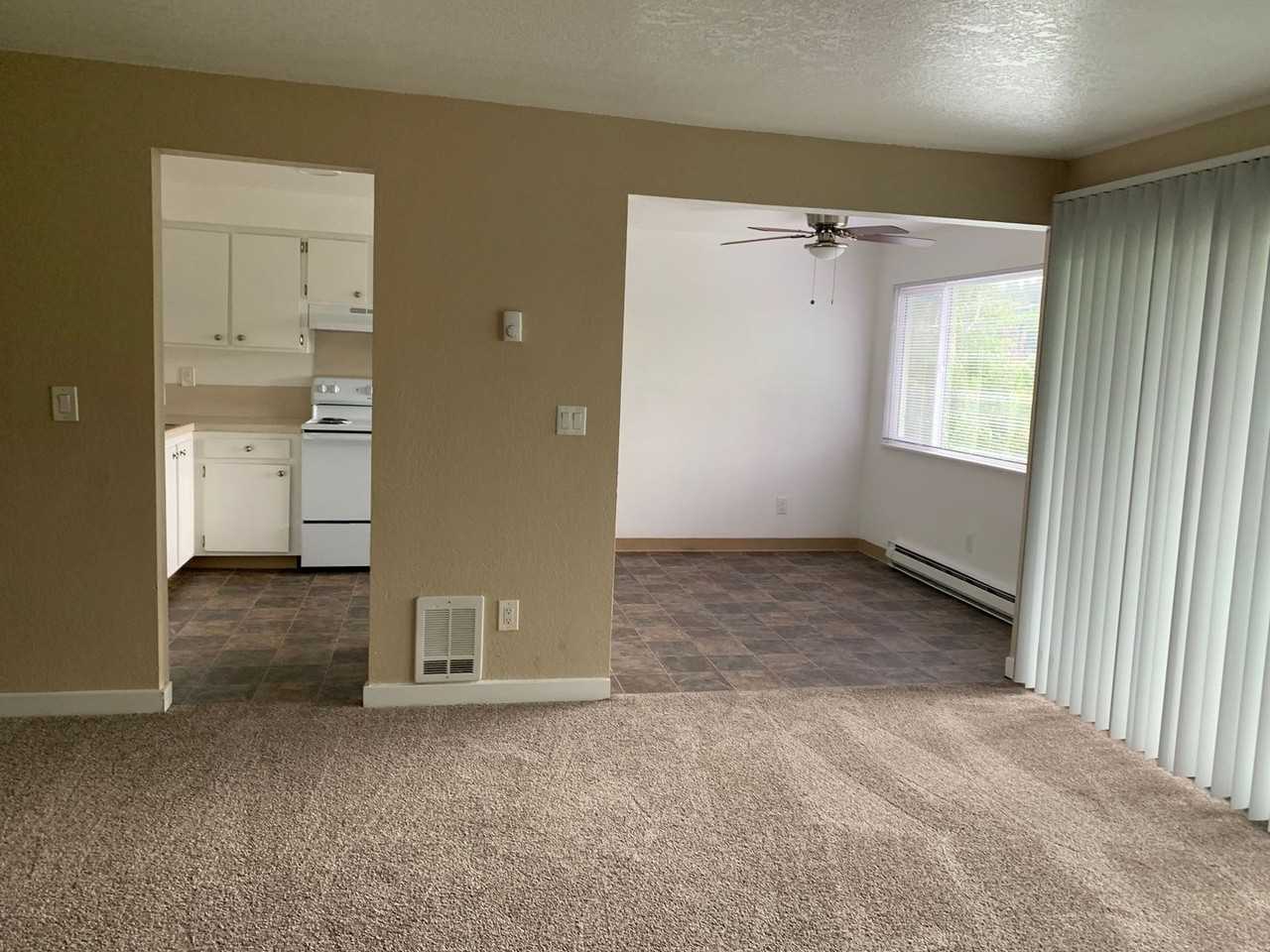 La Vista Apartments - Photo 4 of 7