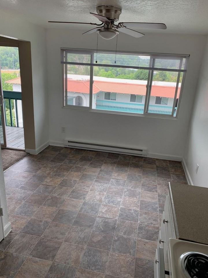 La Vista Apartments - Photo 5 of 7