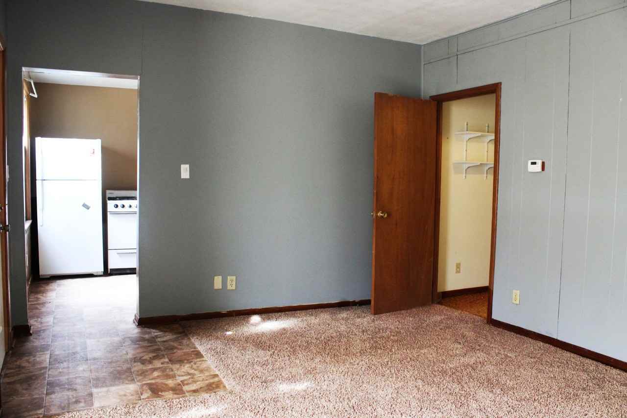 2321 Iowa St - Cedar Falls - Photo 5 of 9