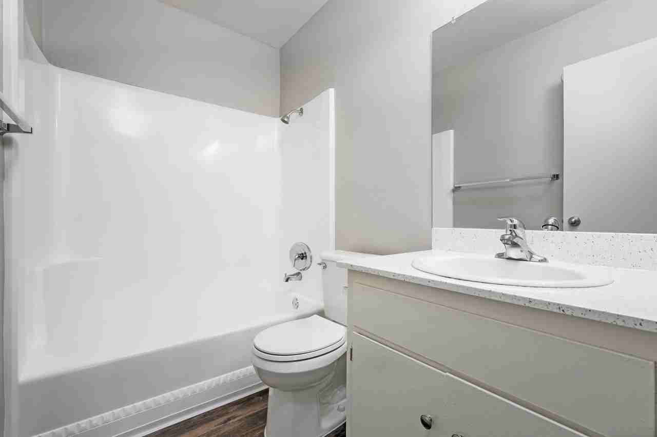 Helix South Apartments - Photo 3 of 12