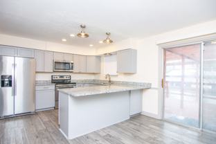 543 Applewood Dr - Photo 1 of 1