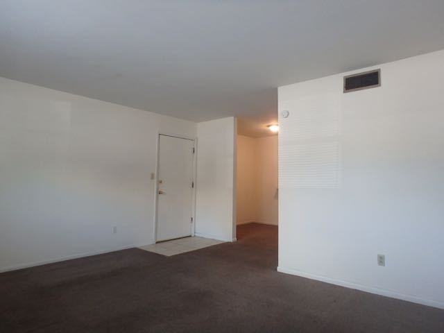 211 Waugh St - Photo 5 of 21