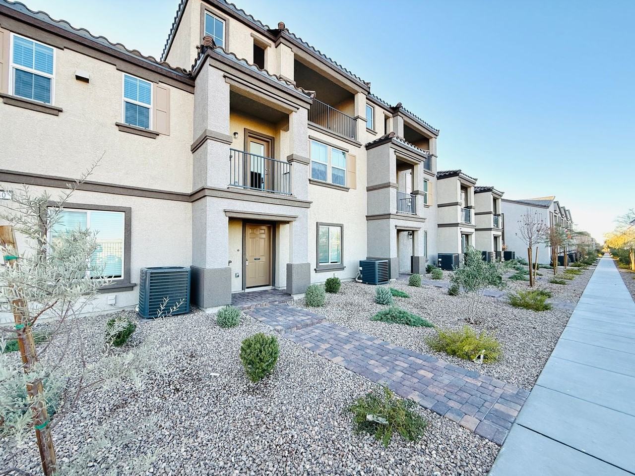 538 Ylang Pl - Photo 2 of 46