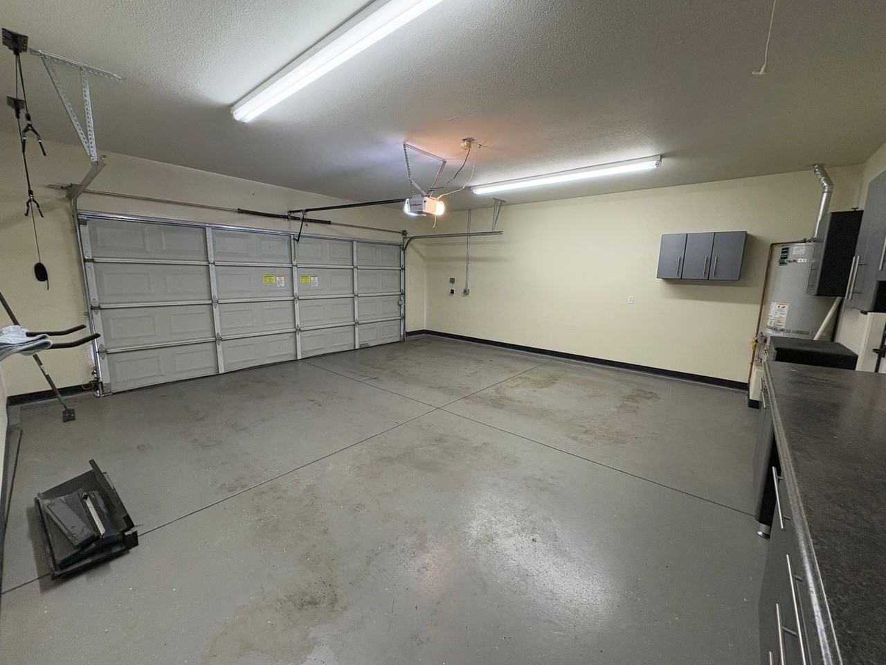 2650 W Oakridge Ave - Photo 3 of 36