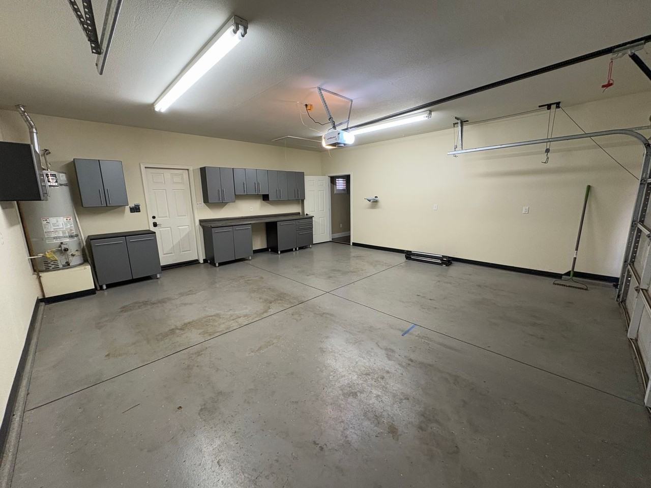 2650 W Oakridge Ave - Photo 6 of 36