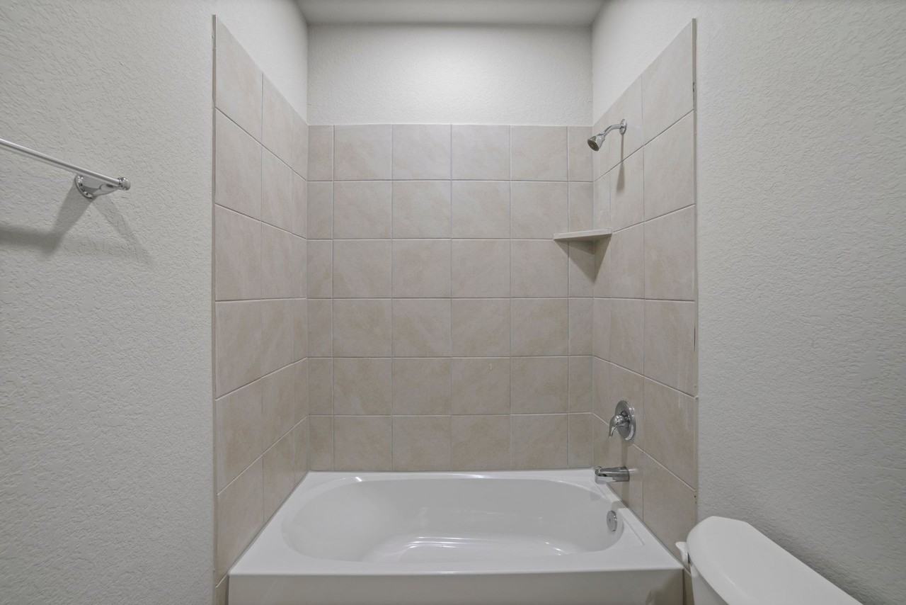 MOVE IN SPECIAL!! CALL FOR MORE DETAILS - Photo 3 of 12