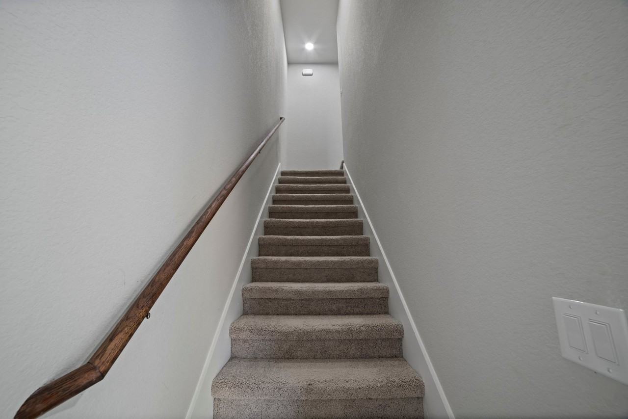 MOVE IN SPECIAL!! CALL FOR MORE DETAILS - Photo 6 of 12