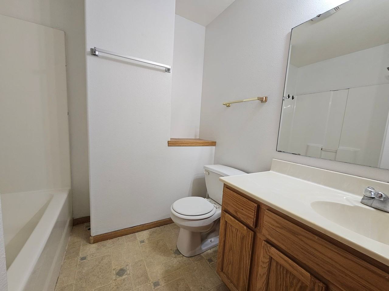 704 Broderick Dr Ne #A - Photo 6 of 11