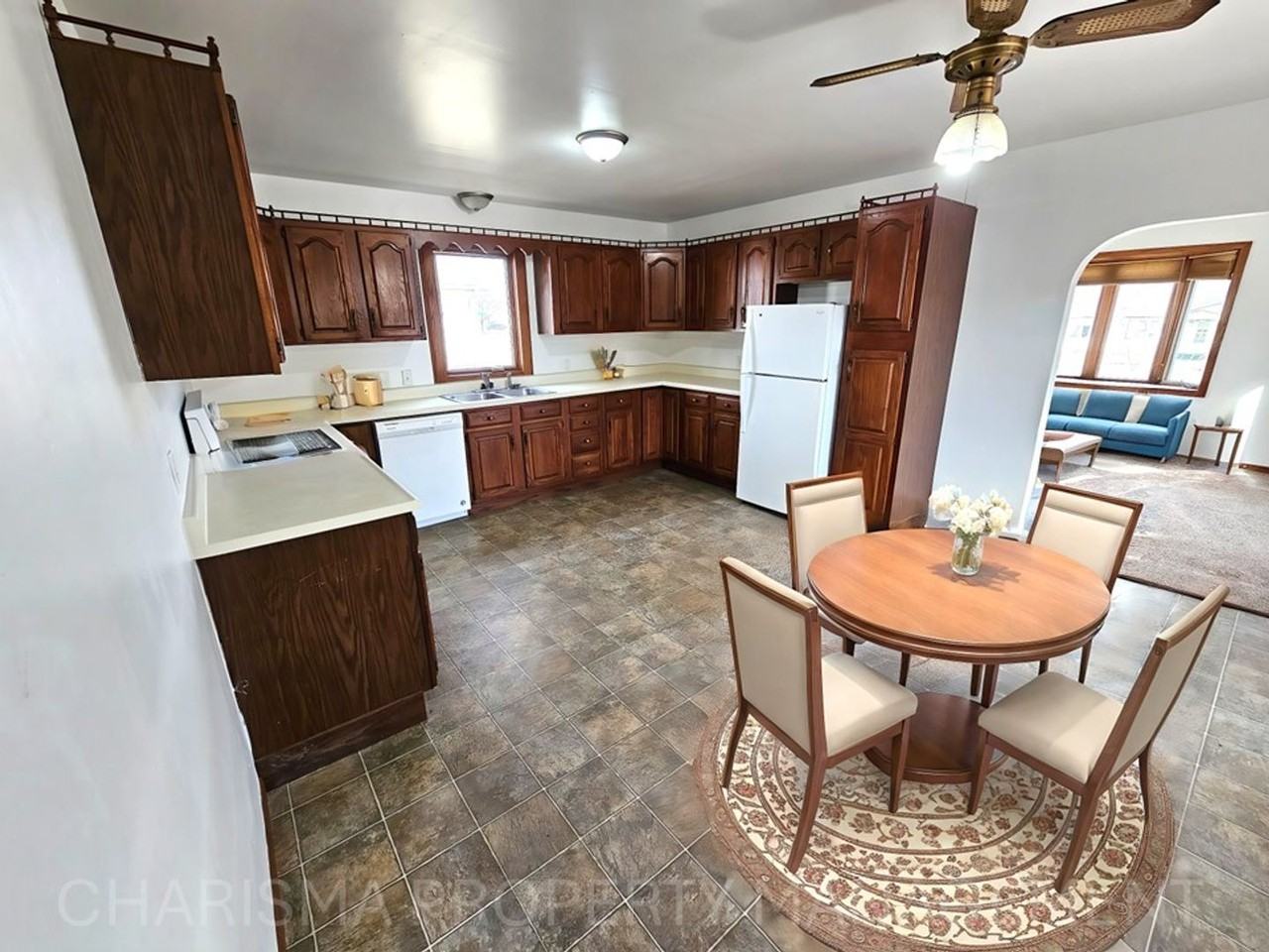 805 4th St - Photo 7 of 38