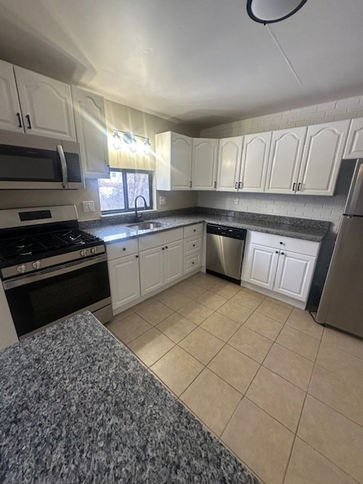 3168 Cheltenham Ct - Photo 3 of 23