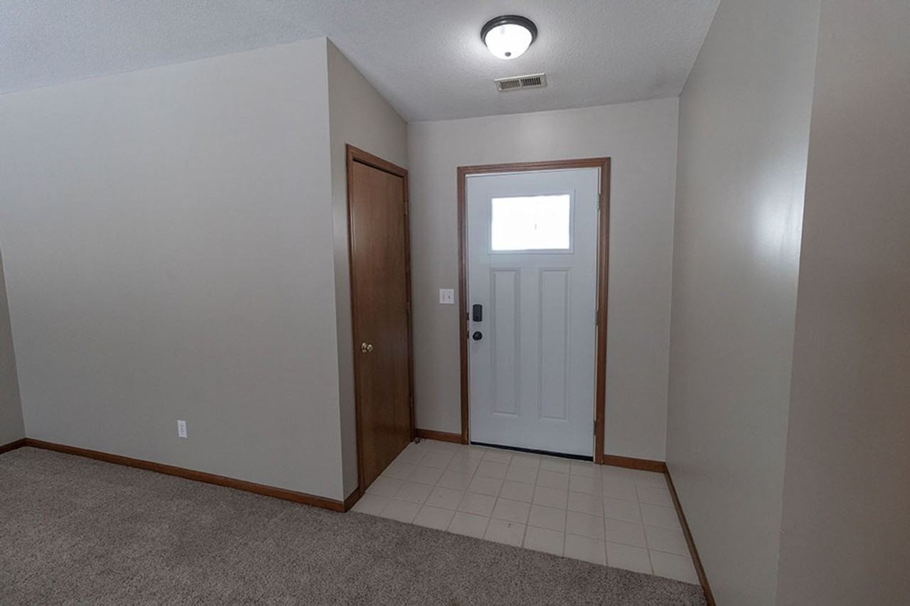 2101 Osage Dr - Photo 2 of 35