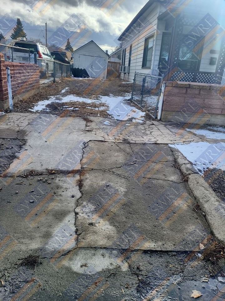 215 Thomas St - Photo 2 of 20