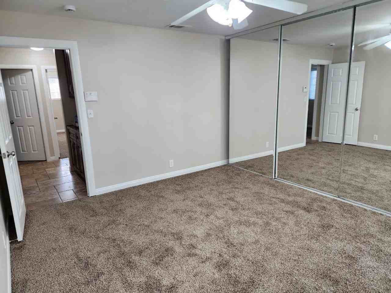 2968 Rainbow Valley Blvd - Photo 5 of 15