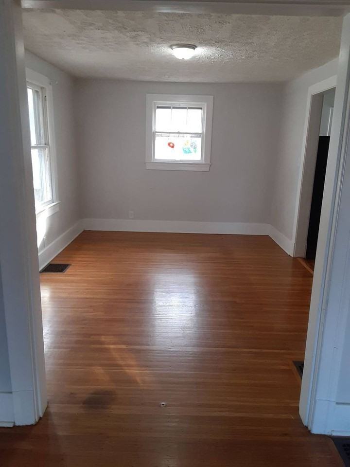 108 W Collins Ct - Photo 2 of 6