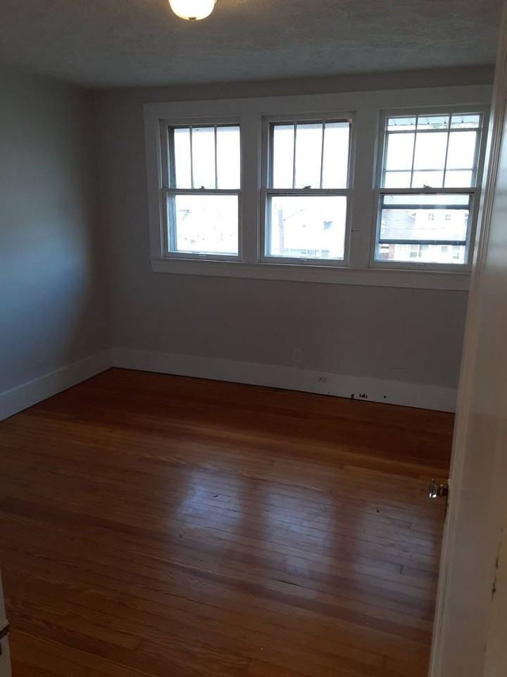 108 W Collins Ct - Photo 5 of 6