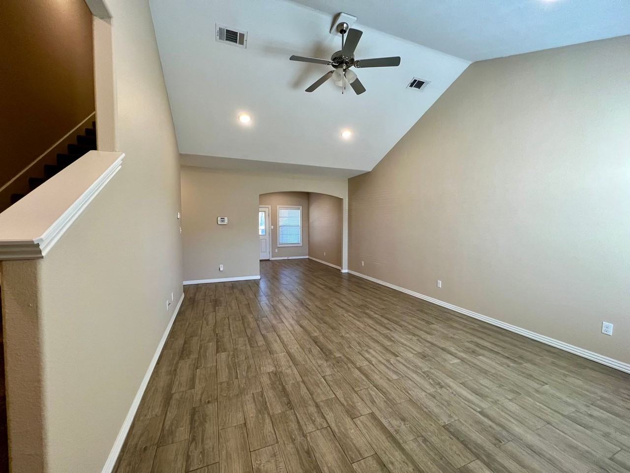 9901 Landry Dr - Photo 2 of 25