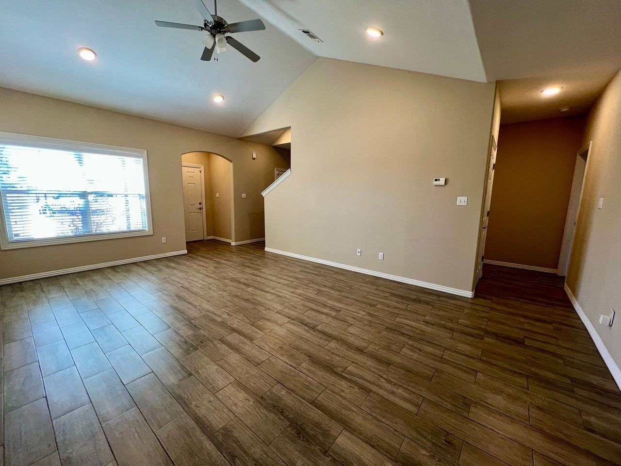 9901 Landry Dr - Photo 3 of 25