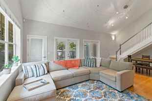 833 N Fern Creek Ave - Photo 1 of 1
