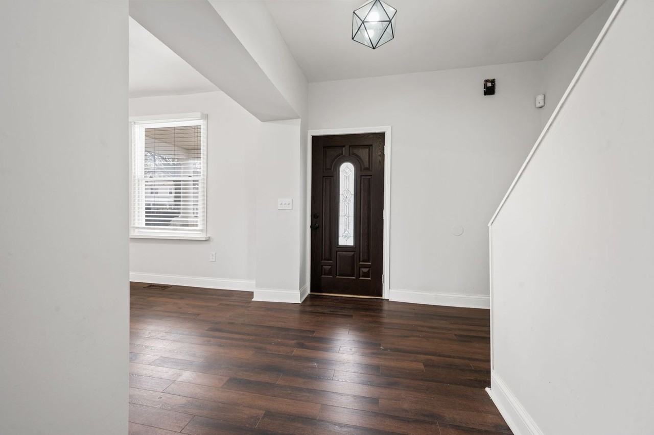 4430 Whetsel Ave - Photo 3 of 37