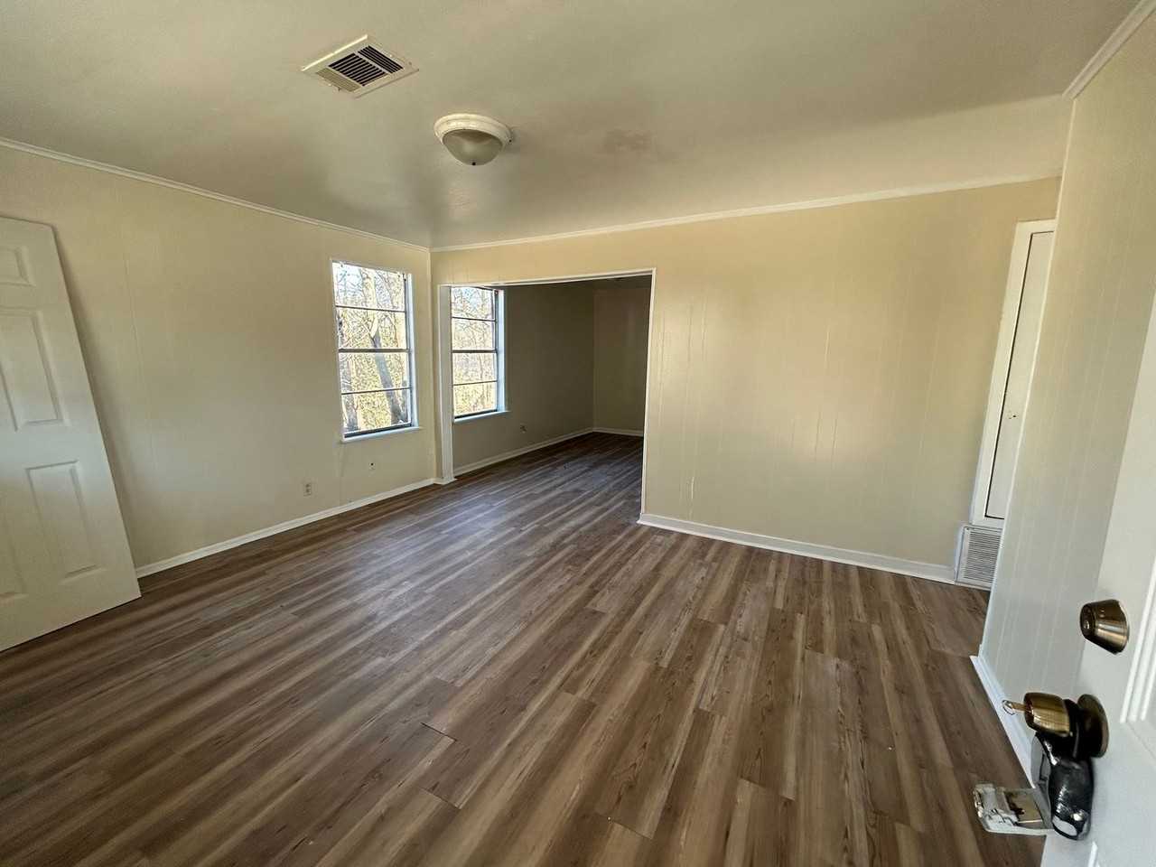 115 Joiner Ave - Photo 2 of 8