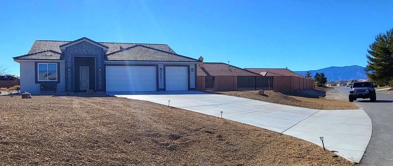 6801 Sandpebble St - Photo 2 of 40