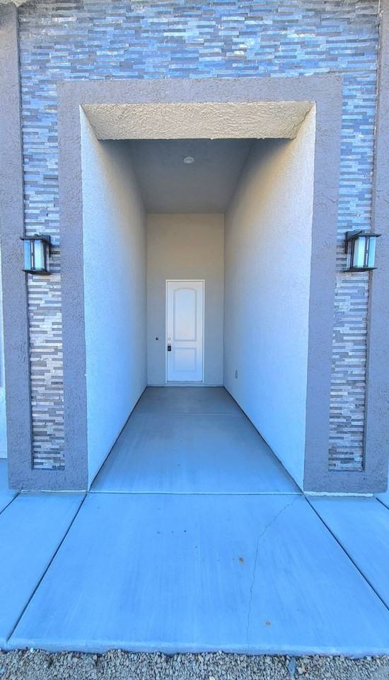 6801 Sandpebble St - Photo 5 of 40