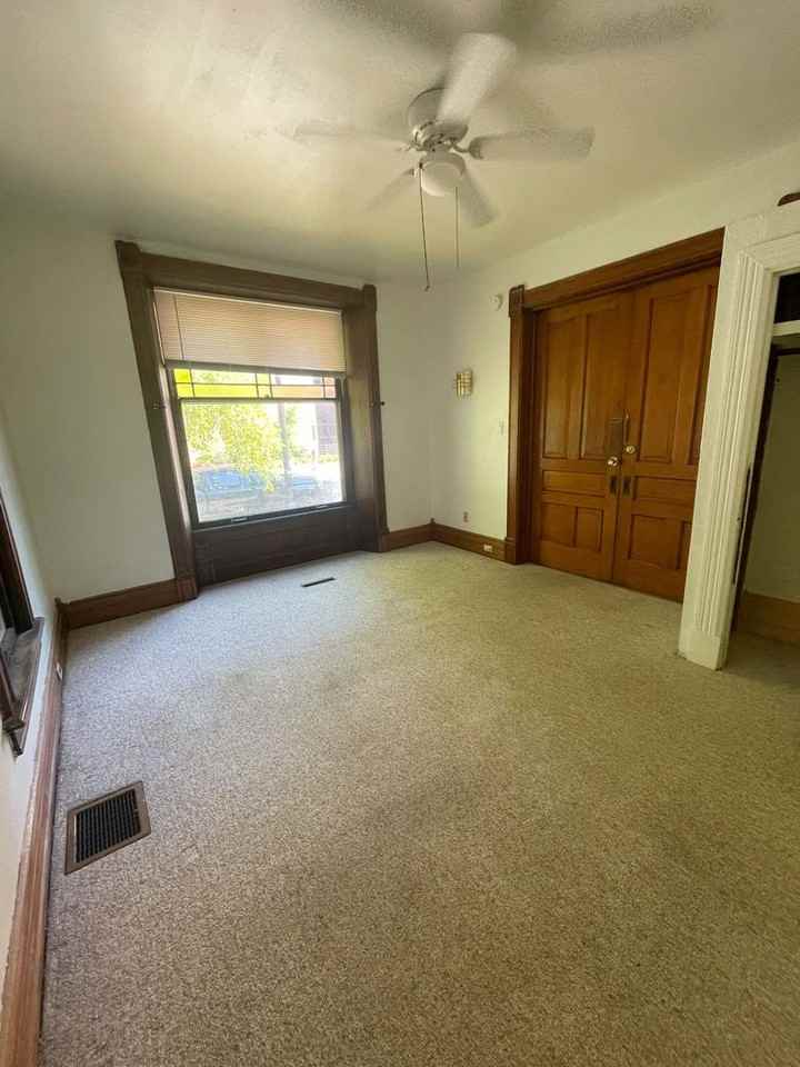 310 E William St - Photo 7 of 35