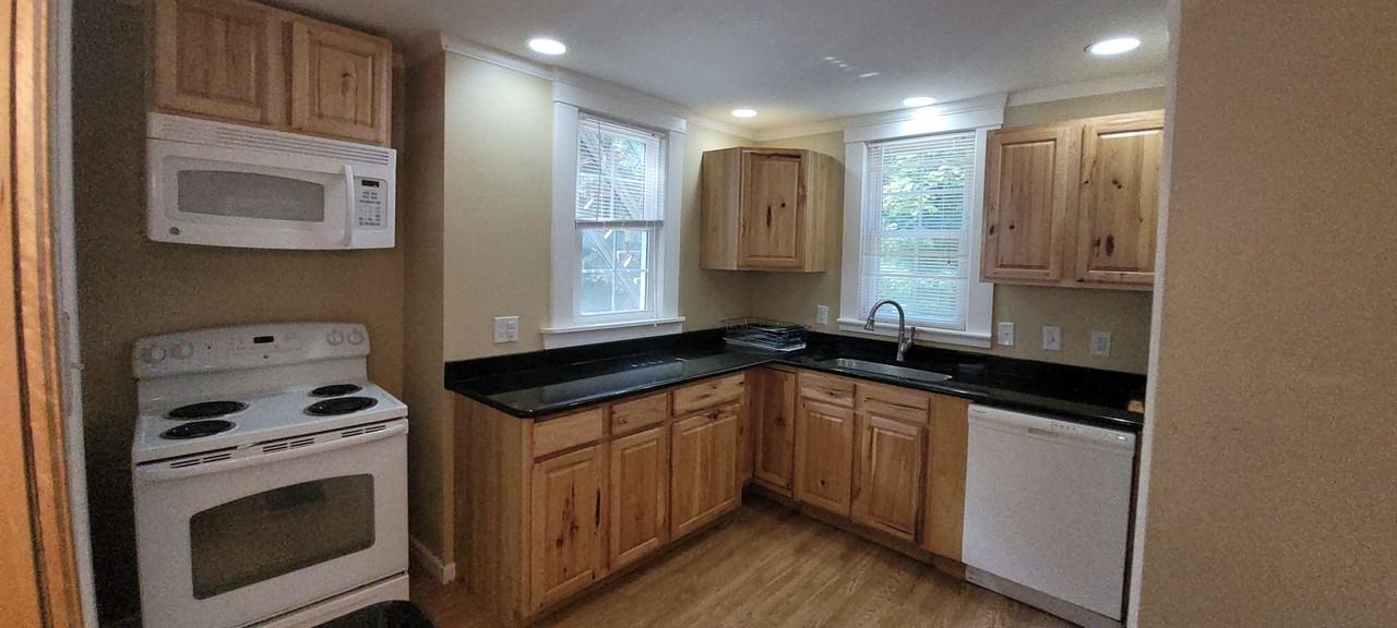 428 Hamilton Place - Photo 6 of 20