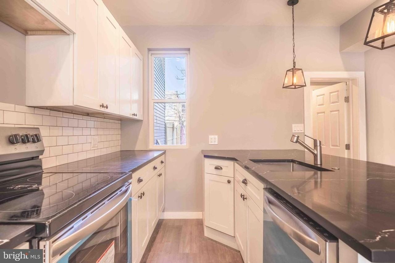 2527 N Front St - Photo 2 of 14