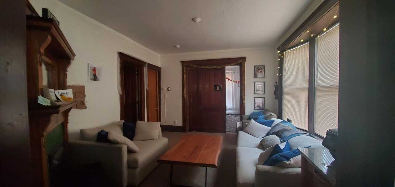 328 Catherine Street - Photo 4 of 24